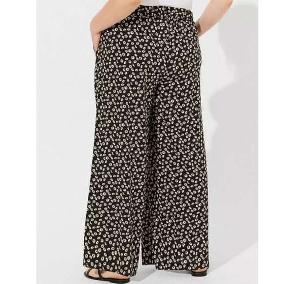 Torrid Pull On Challis Wide Leg High-rise Pant Daisy Ditsy Dark Floral 2X Flowy - Picture 4 of 15
